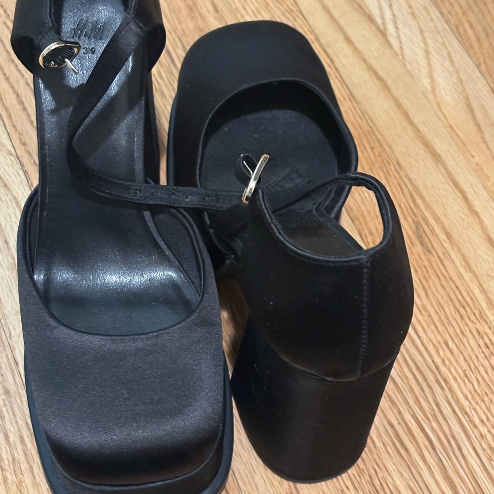 H&M Black Heels with Chunky Sole and Slip-On Design
